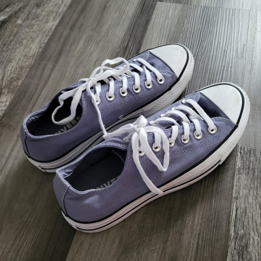 FINAL PRICE DROP! Converse Women's Chuck Taylor All Star High Top Sneakers 👟